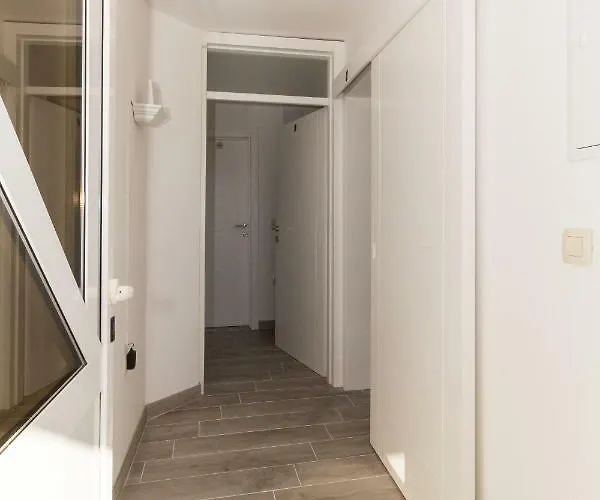 Lägenhet New Joly Sea View
