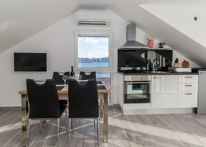 Lägenhet New Joly Sea View Biograd Na Moru