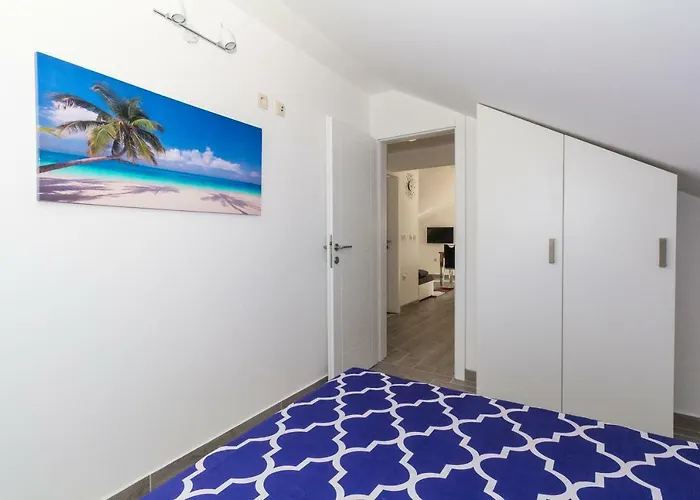 Апартаменты New Joly Sea View Биоград-на-Мору