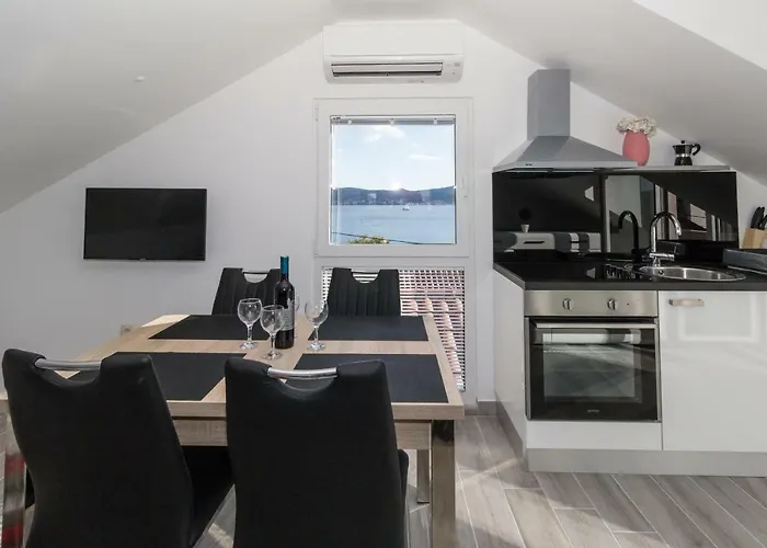 New Joly Sea View Апартаменты