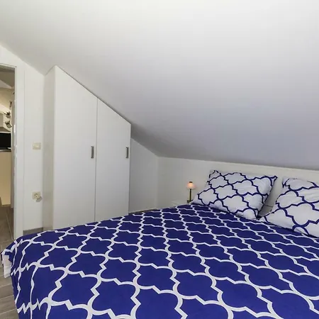 New Joly Sea View Apartman